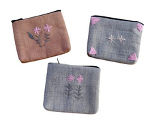 โหลดรูปภาพลงในเครื่องมือใช้ดูของ Gallery Natural Dyed Purse
